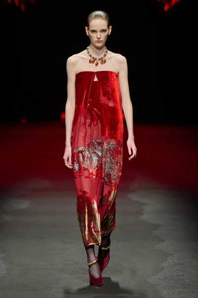 Look 1